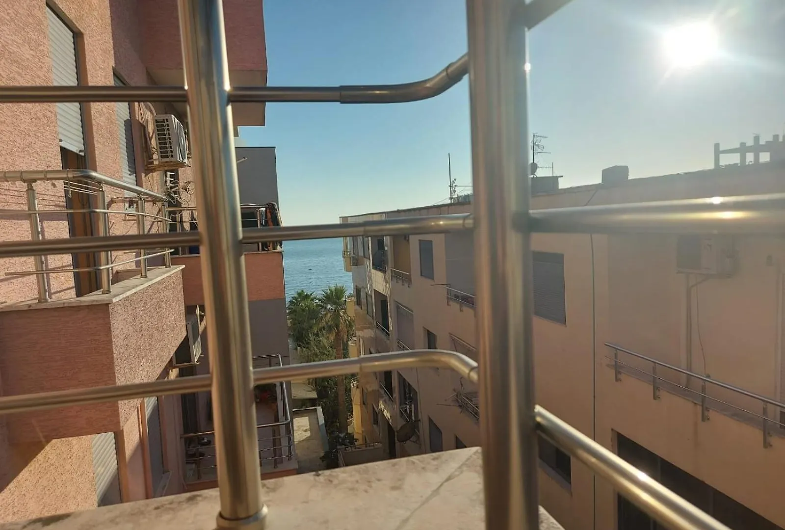 Bral Apartment 5 - Beachfront Durrës 0*,