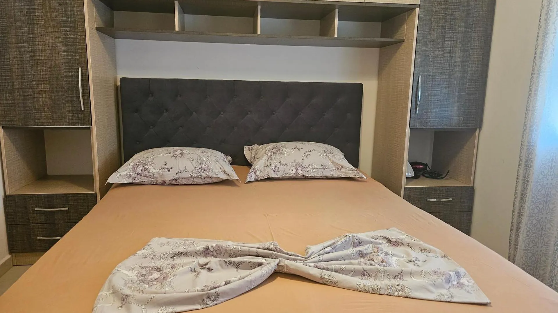 Bral Apartment 5 - Beachfront Durres 0*,